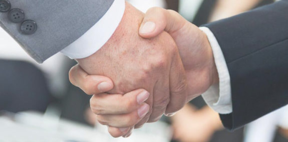 Деловое рукопожатие