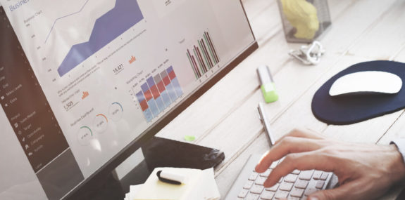 Позиции сайта 3 Анализ данных на мониторе